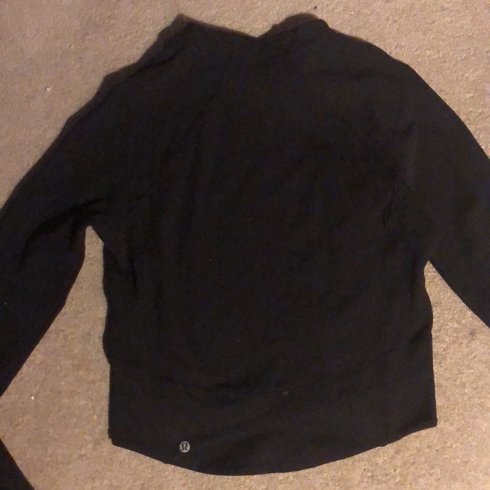Lululemon (rare) hill and valley mock neck crop - Picture 3 of 12